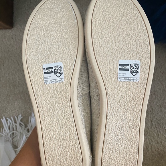 Toms natural burlap embroidered slip ons - Picture 3 of 3